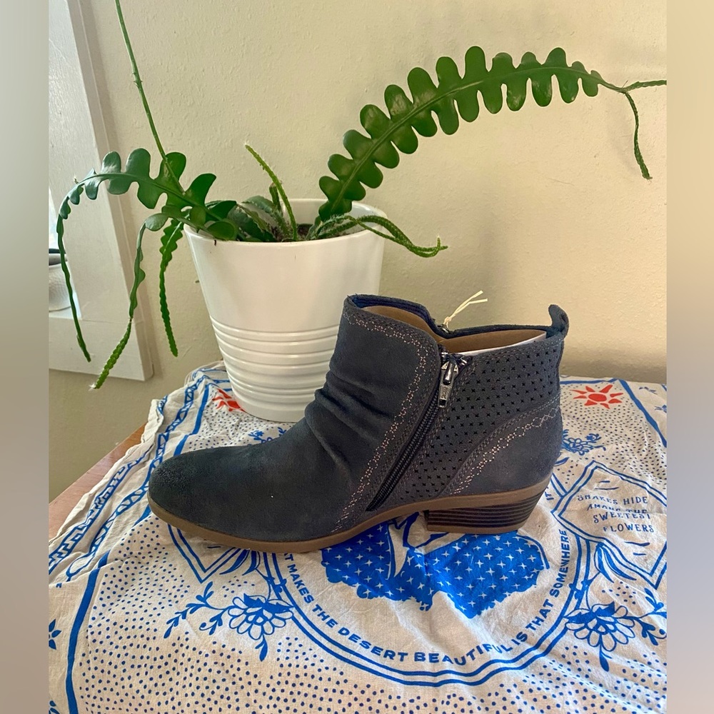 Earth Origins low heel booties